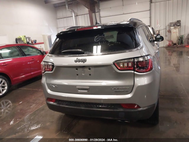 3C4NJDCB8NT159527 Jeep Compass Limited 4x4