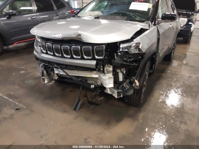3C4NJDCB8NT159527 Jeep Compass Limited 4x4