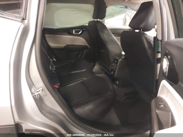 3C4NJDCB8NT159527 Jeep Compass Limited 4x4