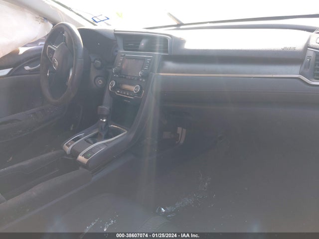 Honda Civic Lx 2018 2HGFC2E58JH567508 Image 5