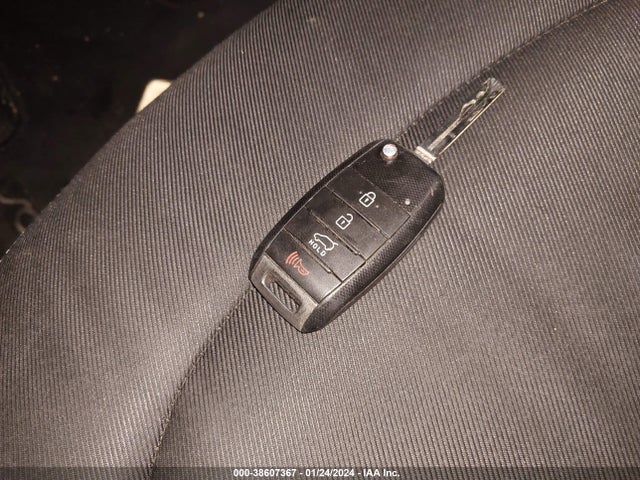 KIA SOUL + 2016 KNDJP3A53G7260602 Image 11