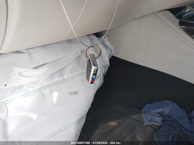 WBA7F0C52KGM25134 BMW 750i