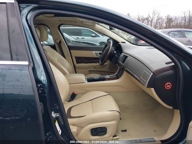 2013 JAGUAR XF SAJWJ0EF1D8U08360 Photo 4