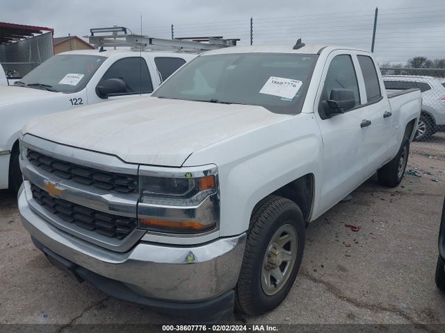 Chevrolet Silverado 1500 Ls 2017 1GCRCNEH9HZ111146 Image 2