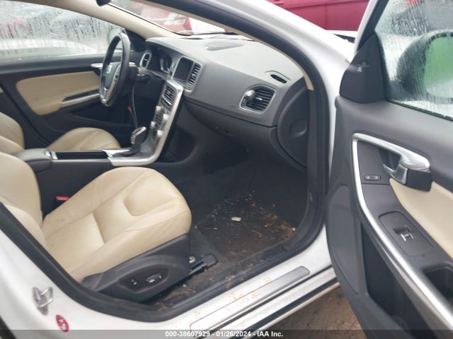 LYV402HM1JB166827 Volvo S60 Inscription T5 Platinum