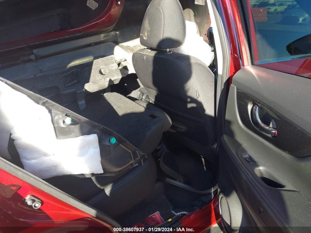 2018 NISSAN ROGUE SV VIN: 5N1AT2MV6JC744923