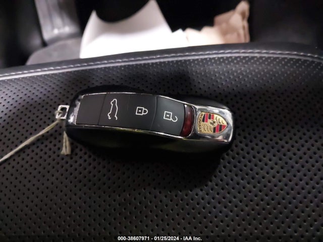 2017 PORSCHE MACAN WP1AG2A50HLB51077 Photo 10