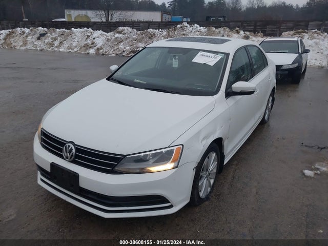 3VWD17AJ3FM323945 Volkswagen 1.8t