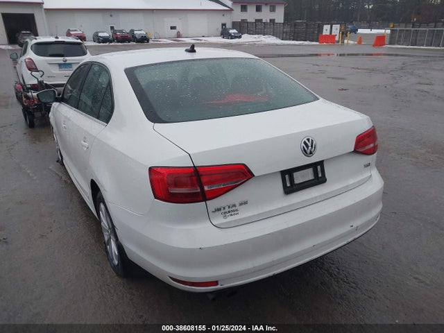 3VWD17AJ3FM323945 Volkswagen 1.8t