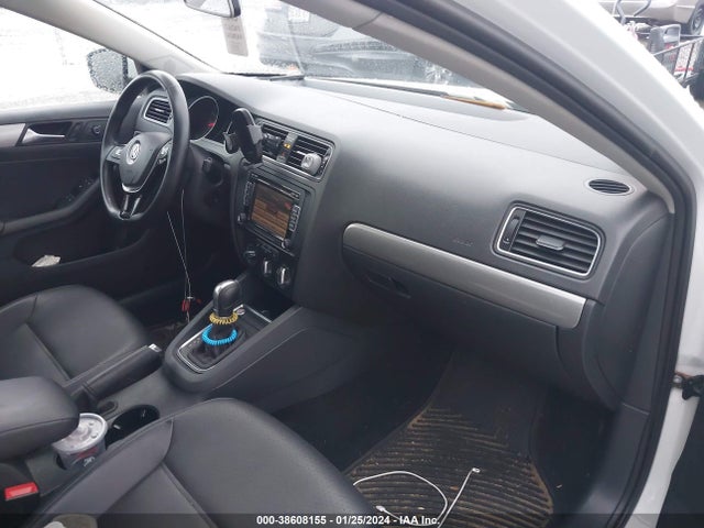 3VWD17AJ3FM323945 Volkswagen 1.8t