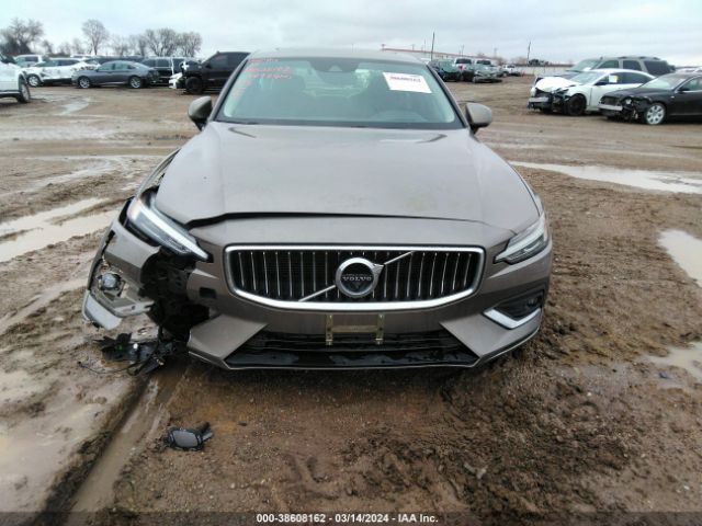 7JRA22TL5KG012138 Volvo S60 T6 Inscription