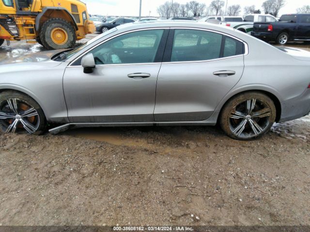 7JRA22TL5KG012138 Volvo S60 T6 Inscription