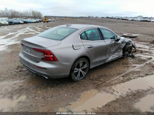 7JRA22TL5KG012138 Volvo S60 T6 Inscription