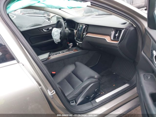 7JRA22TL5KG012138 Volvo S60 T6 Inscription