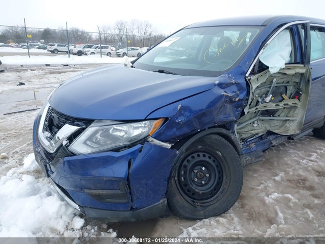 2018 NISSAN ROGUE S VIN: 5N1AT2MV8JC759357