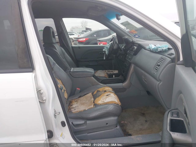 2004 HONDA PILOT EX-L VIN: 2HKYF18654H570357