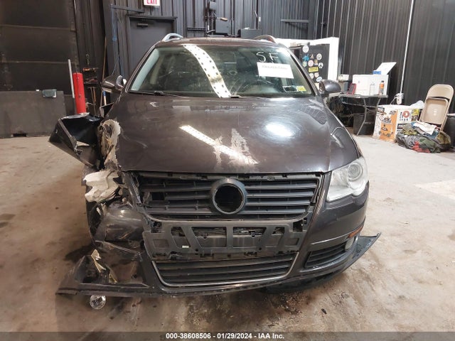 2010 VOLKSWAGEN PASSAT KOMFORT VIN: WVWXM7AN6AE075070
