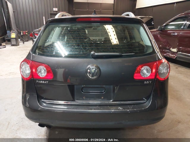 2010 VOLKSWAGEN PASSAT KOMFORT VIN: WVWXM7AN6AE075070