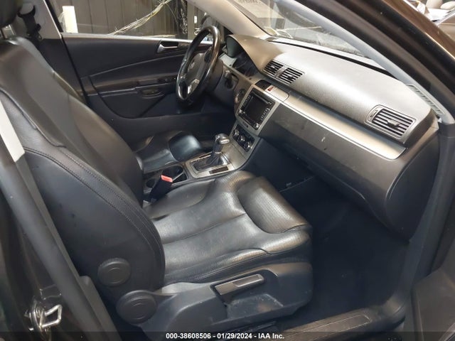 2010 VOLKSWAGEN PASSAT KOMFORT VIN: WVWXM7AN6AE075070