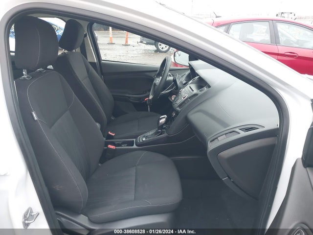 Ford FOCUS SE 2016 1FADP3F20GL365963 Image 5