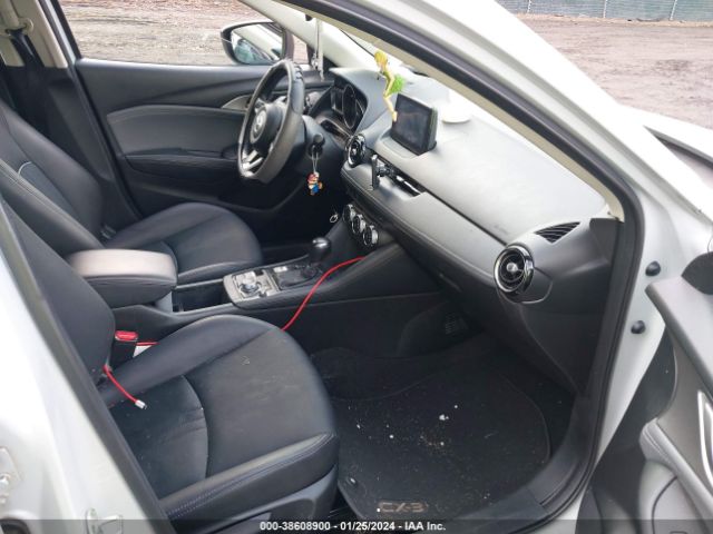 JM1DKFC76K0415804 Mazda Cx-3 Touring
