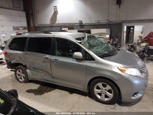 Toyota Sienna Le 8 Passenger 2015 5TDKK3DC2FS643352 Image 13