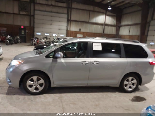 Toyota Sienna Le 8 Passenger 2015 5TDKK3DC2FS643352 Image 14