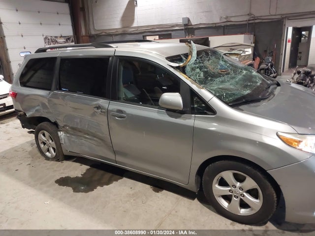 Toyota Sienna Le 8 Passenger 2015 5TDKK3DC2FS643352 Image 6