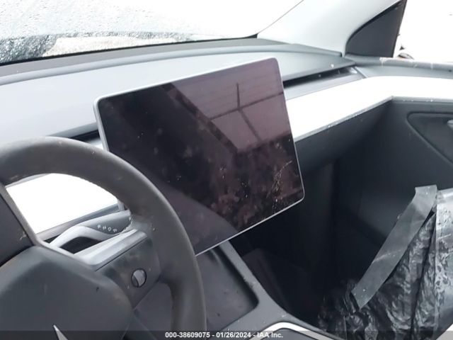 7SAYGDEEXPA176124 Tesla Model Y