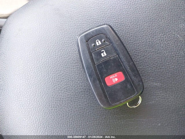 2021 TOYOTA RAV4 XLE VIN: 2T3W1RFV1MC151608