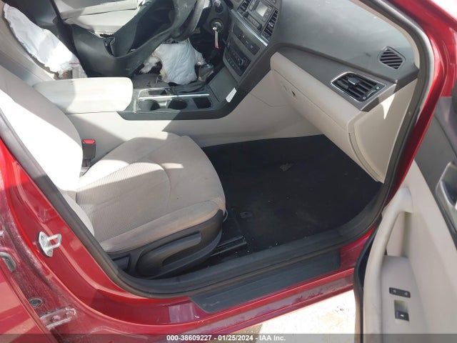2015 HYUNDAI SONATA SE VIN: 5NPE24AF3FH112846