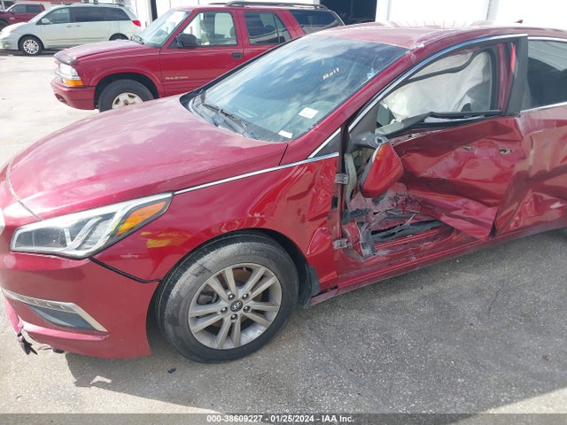 2015 HYUNDAI SONATA SE VIN: 5NPE24AF3FH112846