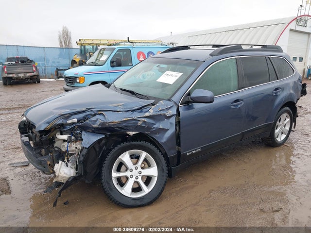 Subaru Outback 2.5i Premium 2014 4S4BRBCC5E3232918 Image 2