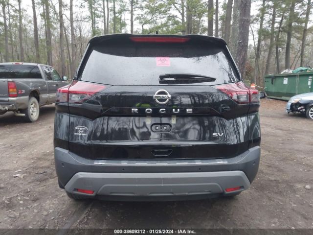 5N1AT3BA7MC826959 Nissan Rogue Sv Fwd