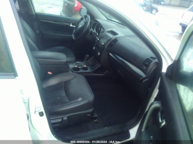 2011 KIA SORENTO EX V6 VIN: 5XYKUDA26BG162913