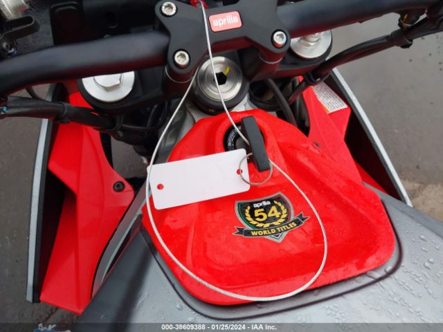 2021 APRILIA TUONO ZD4KSUE05MS000223 Photo 10