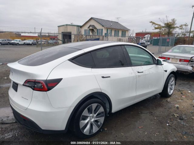 2023 TESLA MODEL Y 7SAYGDEE7PF666877 Photo 3