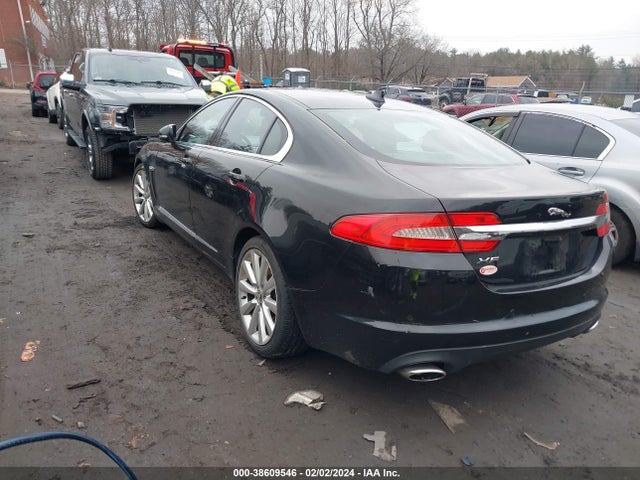 2013 JAGUAR XF SAJWJ0EF3D8S73026 Photo 2