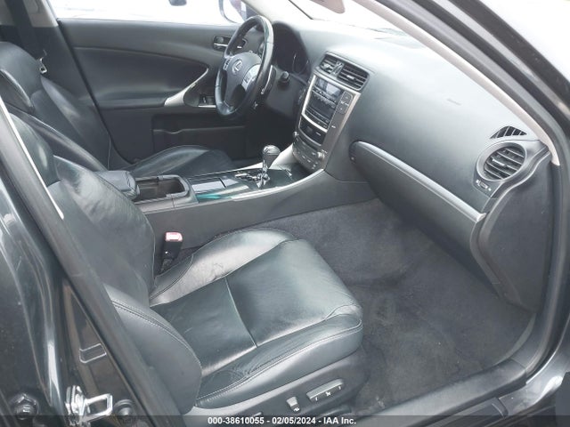 2011 LEXUS IS 250 VIN: JTHBF5C29B5152168