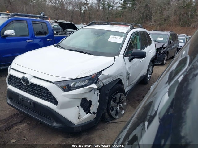 Toyota RAV4 LE 2019 2T3F1RFV6KW001621 Image 2