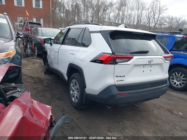 Toyota RAV4 LE 2019 2T3F1RFV6KW001621 Image 3