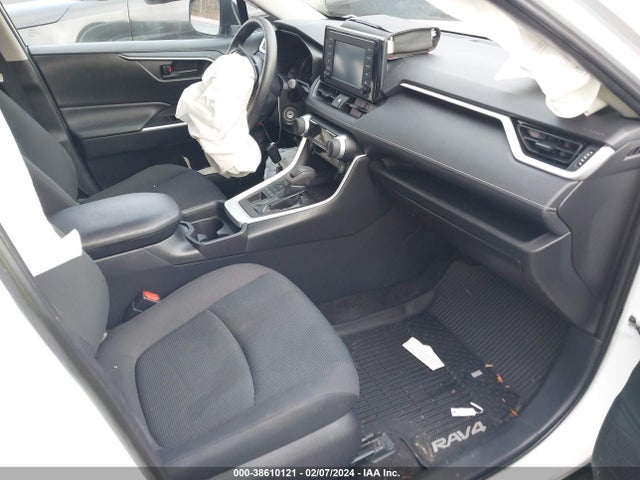 Toyota RAV4 LE 2019 2T3F1RFV6KW001621 Image 5
