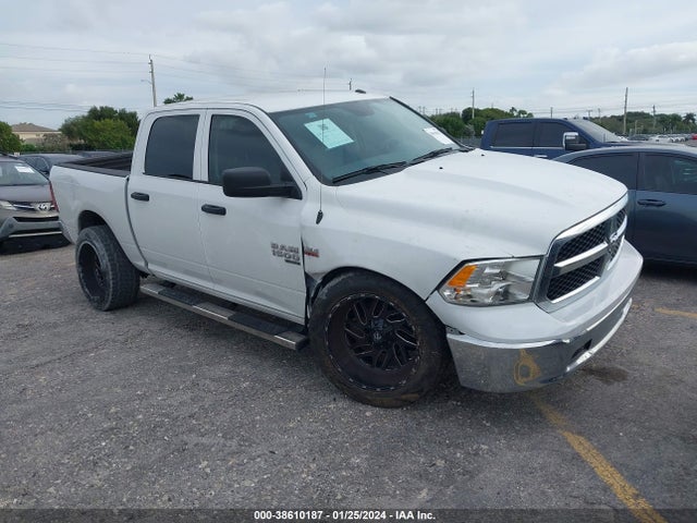 RAM 1500 Classic Tradesman  4x2 5'7 Box 2019 3C6RR6KT5KG725901 головне зображення