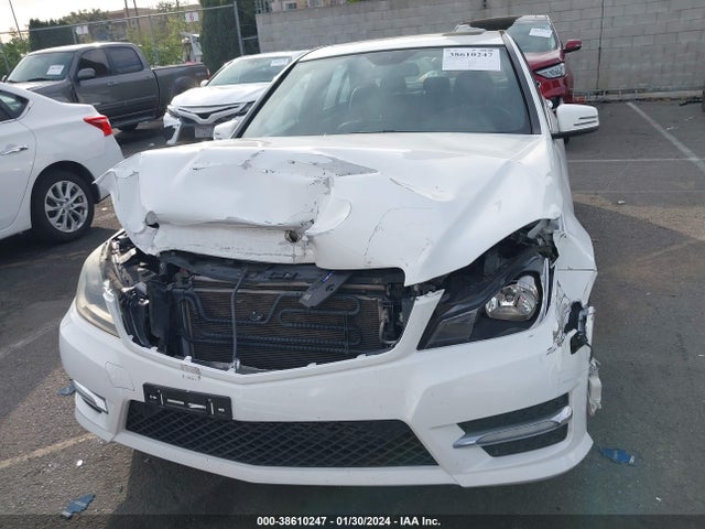 WDDGF4HB3EA943680 Mercedes-Benz C 250 Luxury/sport