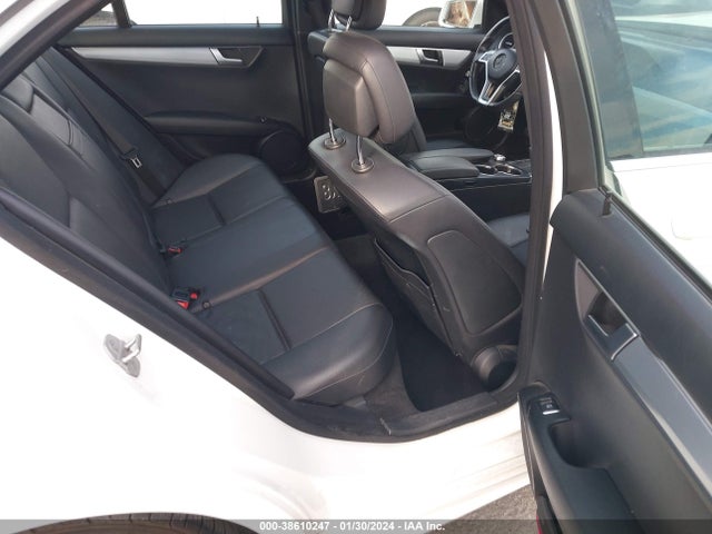 WDDGF4HB3EA943680 Mercedes-Benz C 250 Luxury/sport
