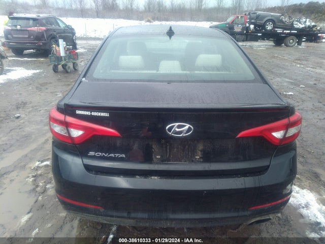 2017 HYUNDAI SONATA SE VIN: 5NPE24AF0HH438395