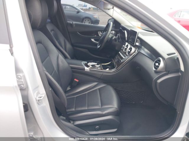 55SWF4JB8FU044451 Mercedes-Benz C 300 Luxury/sport