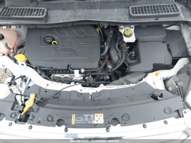 1FMCU9HD7JUA90119 Ford ESCAPE SEL