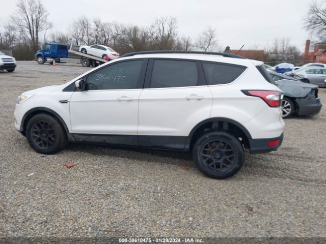 1FMCU9HD7JUA90119 Ford ESCAPE SEL
