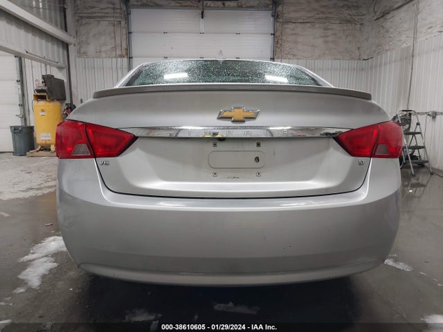 Chevrolet IMPALA 1LT 2018 2G1105S32J9176377 Image 17